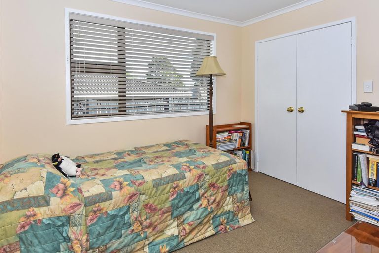 Photo of property in 83 St Annes Crescent, Wattle Downs, Auckland, 2103