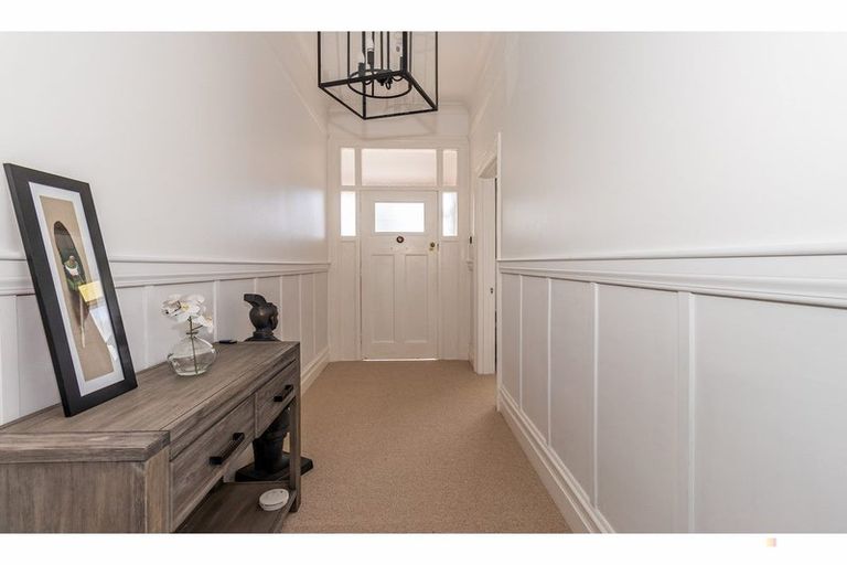 Photo of property in 43 Rhodes Street, Waimate, 7924