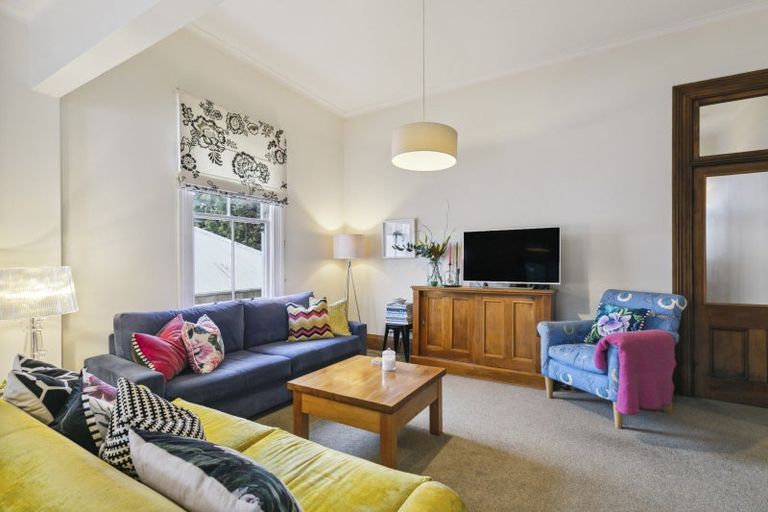 Photo of property in 2 Chatham Street, Berhampore, Wellington, 6023