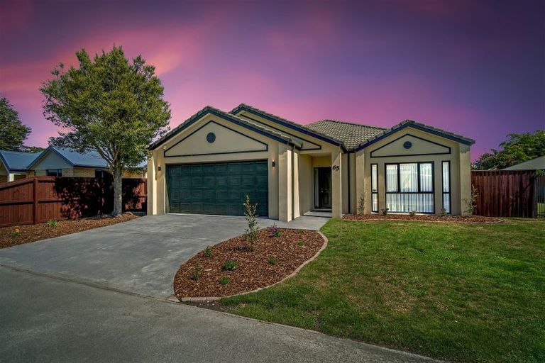 Photo of property in 65 Coolspring Way, Redwood, Christchurch, 8051