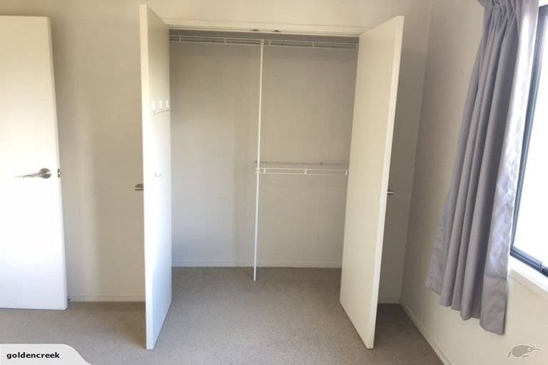 Photo of property in 11 Siena Place, Te Atatu Peninsula, Auckland, 0610