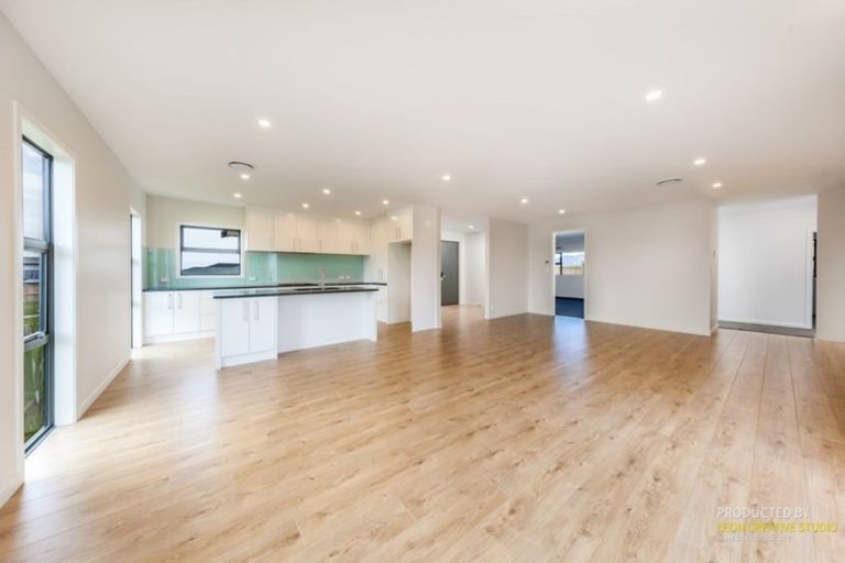 Photo of property in 2 Pommes Way, Silverdale, 0932