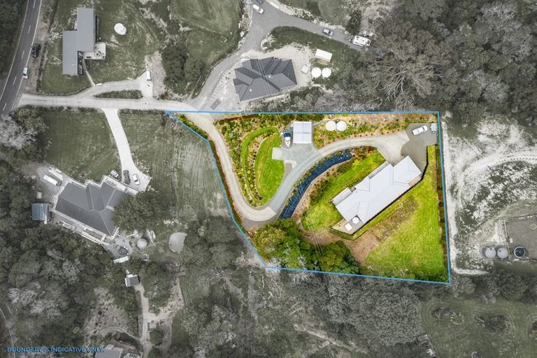 Photo of property in 3b Hobbs Road, Matakatia, Whangaparaoa, 0930