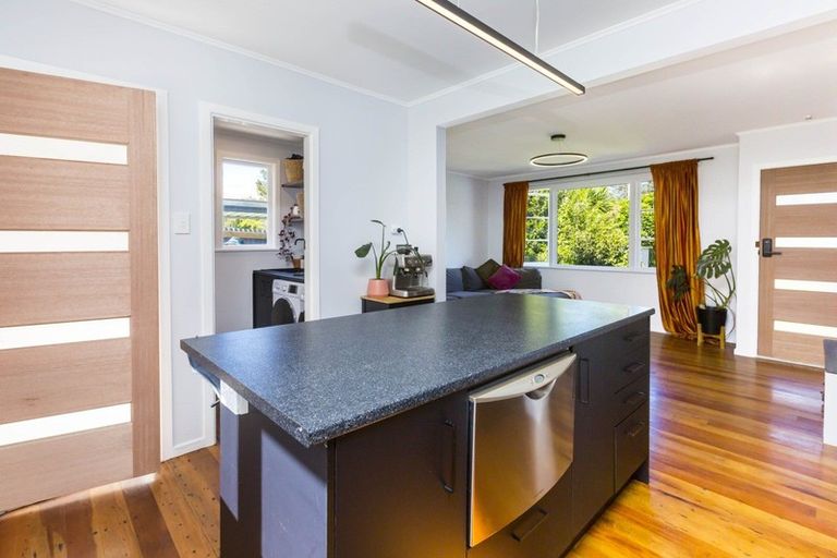 Photo of property in 43 Gillespies Road, Birchville, Upper Hutt, 5018