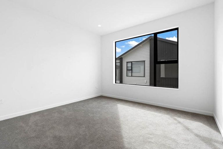 Photo of property in 5e Poto Street, Te Atatu South, Auckland, 0610