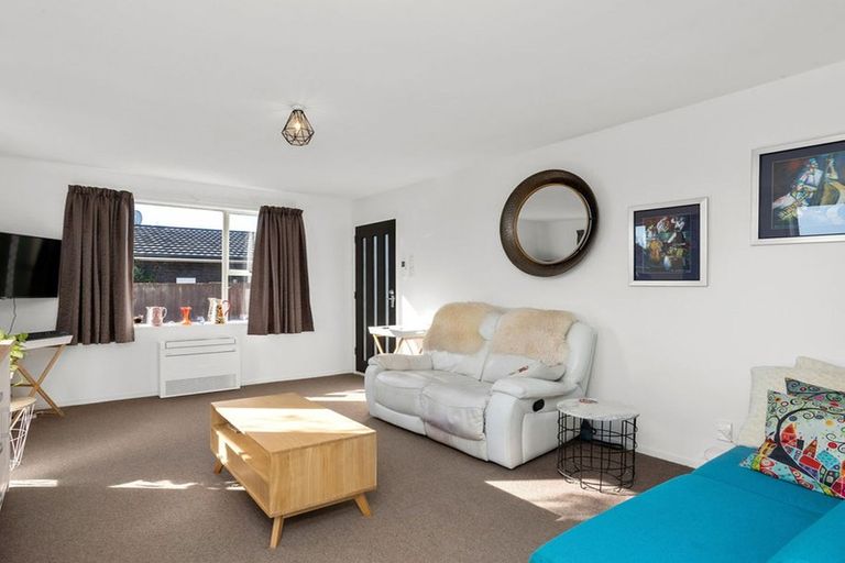 Photo of property in 1/8 Ashwood Street, Parklands, Christchurch, 8083