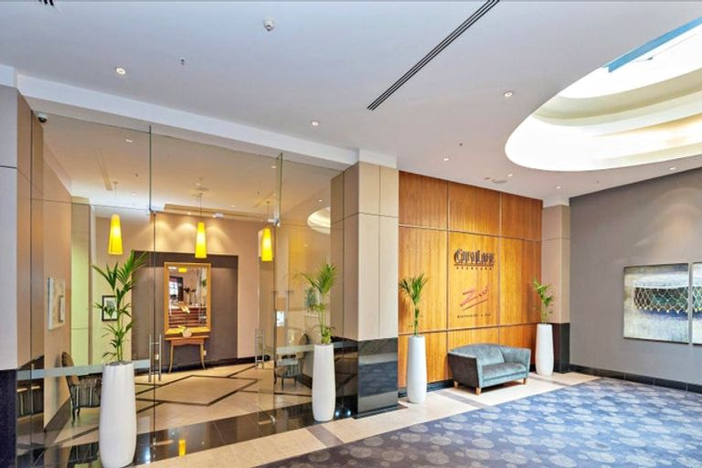 Photo of property in 6 Lancelot Road, Orewa, 0931