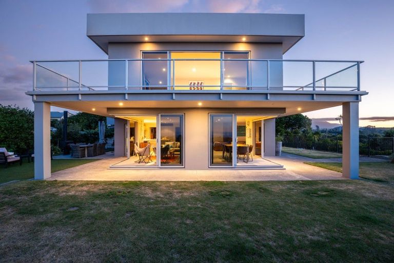 Photo of property in 33 Veale Road, Frankleigh Park, New Plymouth, 4371