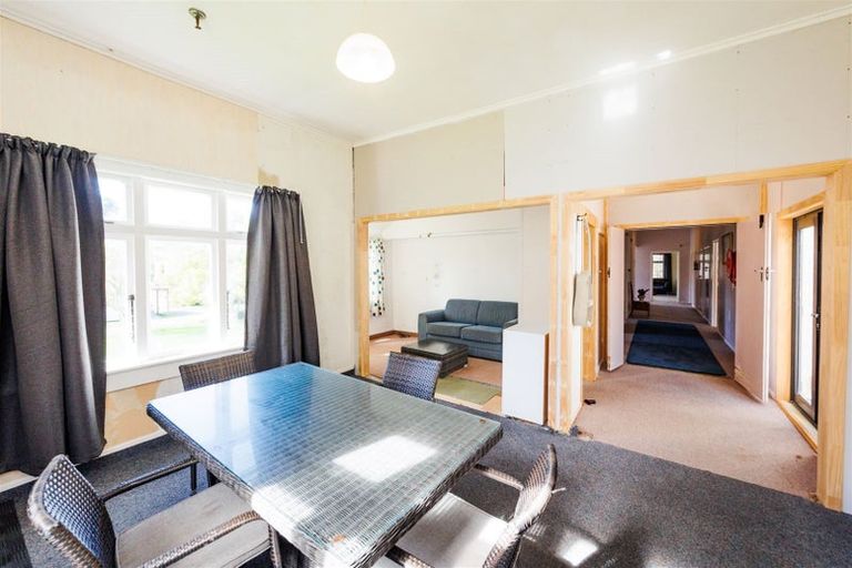 Photo of property in 21 Ongo Road, Hunterville, 4730