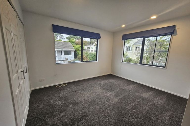 Photo of property in 17a Aplin Terrace, Ngaio, Wellington, 6035