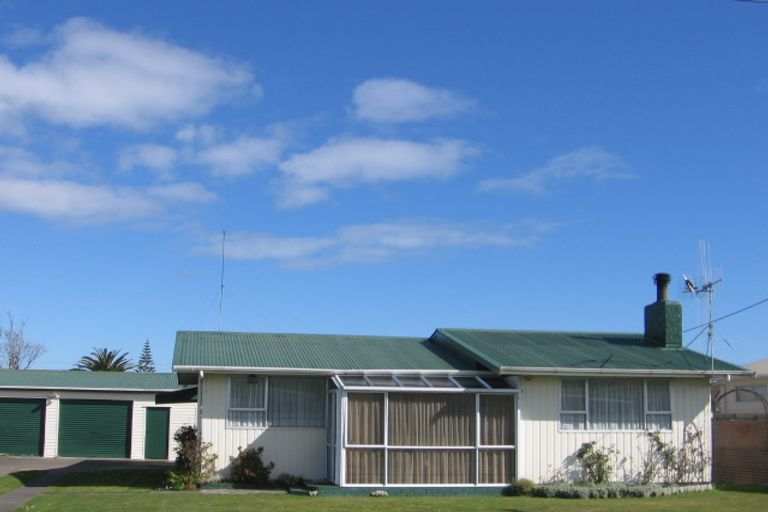 Photo of property in 14 Edinburgh Terrace, Foxton Beach, Foxton, 4815