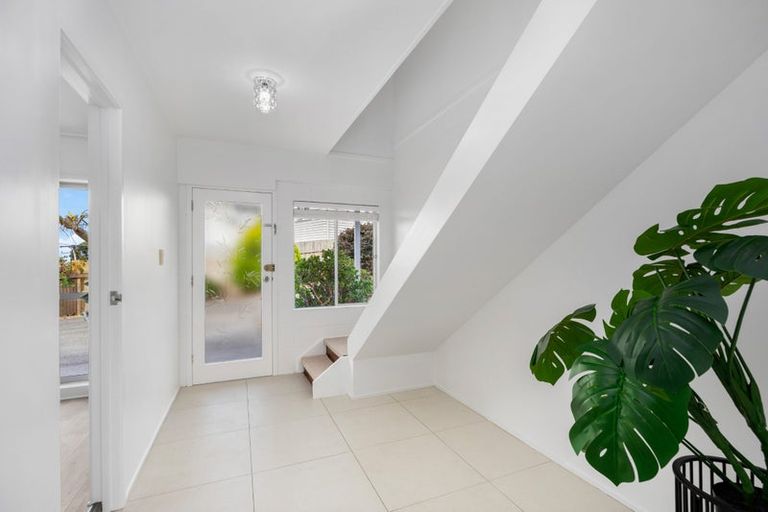 Photo of property in 1/15 Zion Road, Birkenhead, Auckland, 0626
