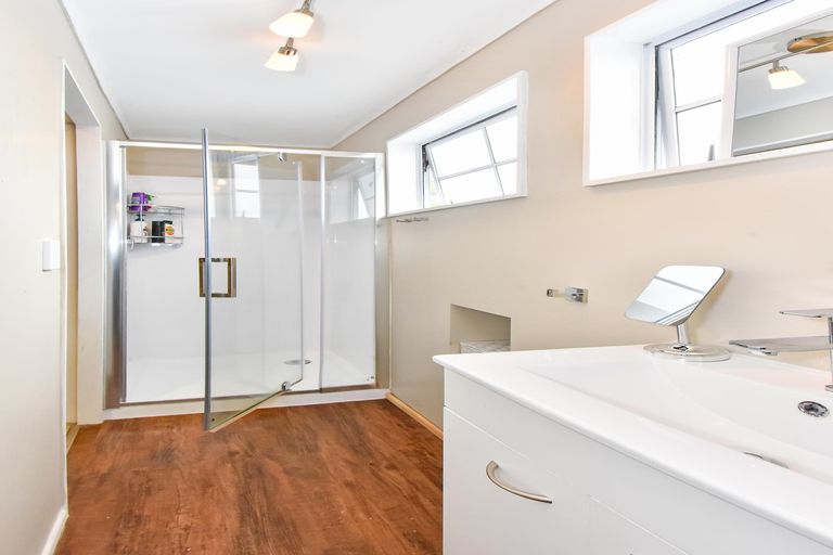 Photo of property in 1 Tington Avenue, Wattle Downs, Auckland, 2103