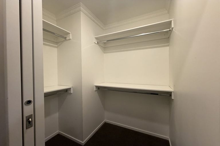 Photo of property in 43 Redoubt Road, Goodwood Heights, Auckland, 2105