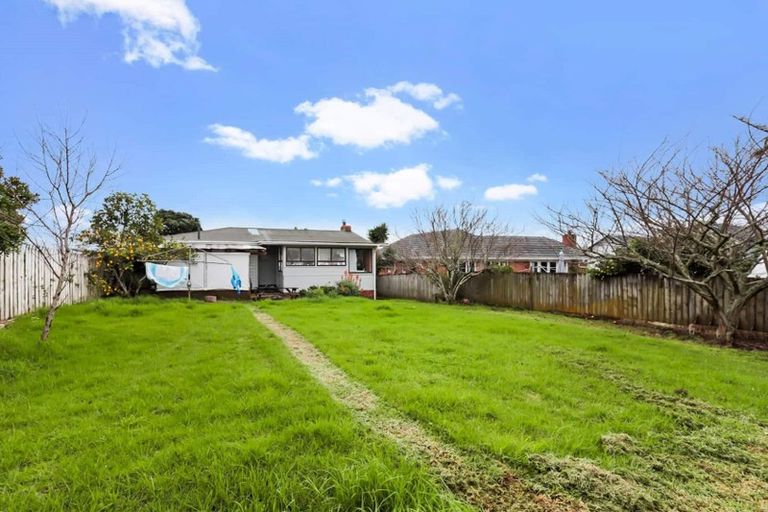 Photo of property in 39 Moire Road, Massey, Auckland, 0614