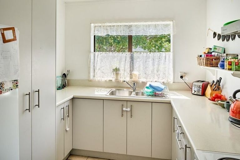 Photo of property in 1a Pearce Crescent, Taita, Lower Hutt, 5011