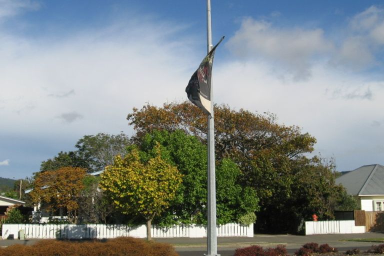 Photo of property in 6 Sutherland Avenue, Silverstream, Upper Hutt, 5019