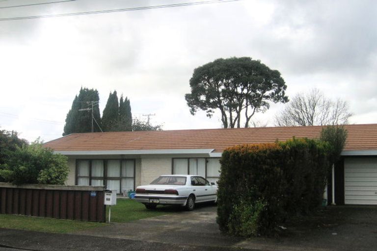 Photo of property in 1/2 Albion Place, Papakura, 2110