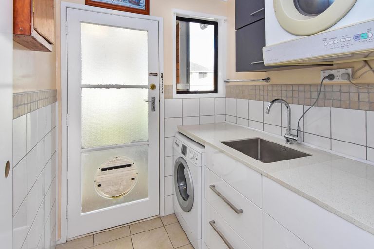 Photo of property in 83 St Annes Crescent, Wattle Downs, Auckland, 2103