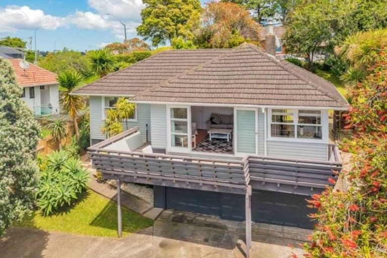 Photo of property in 37 Rosalind Road, Glenfield, Auckland, 0629