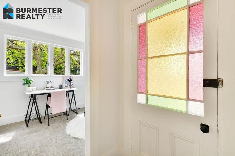 Photo of property in 5 Porter Crescent, Helensville, 0800