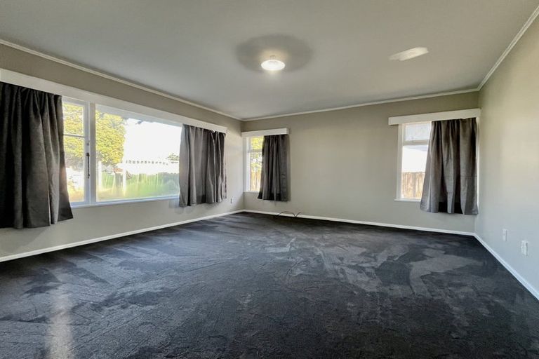 Photo of property in 130 Robertson Road, Mangere East, Auckland, 2024