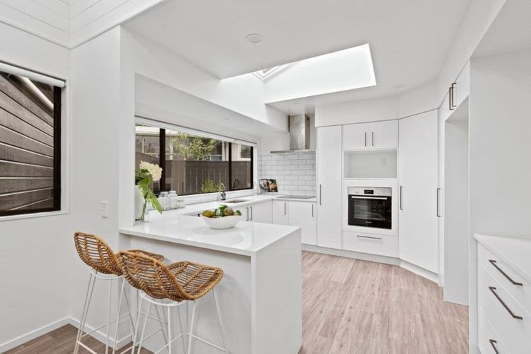 Photo of property in 1/22 Bevyn Street, Castor Bay, Auckland, 0620