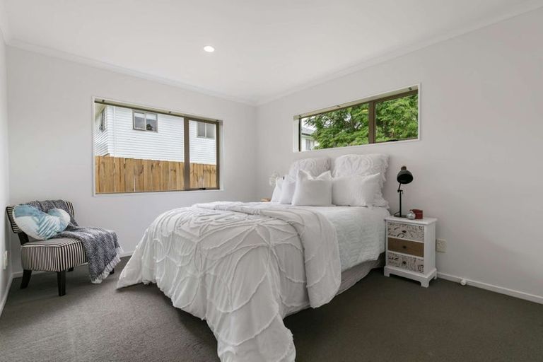 Photo of property in 9 Neesons Way, Glendene, Auckland, 0602