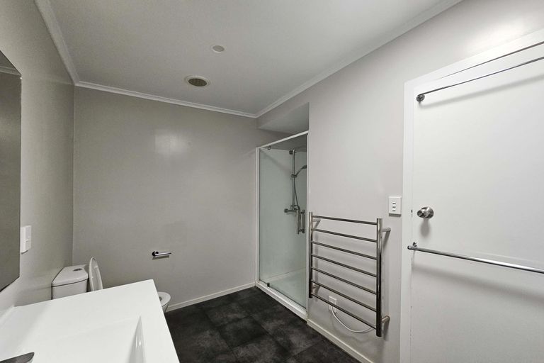 Photo of property in 11 Salas Place, Papakura, 2110