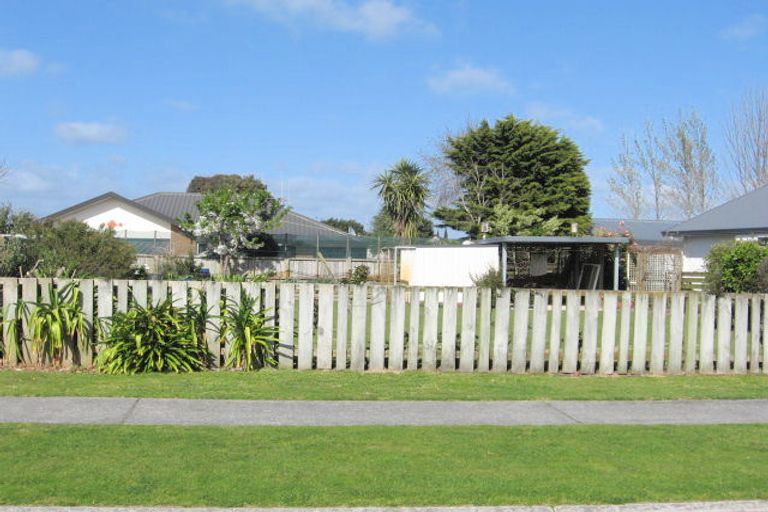 Photo of property in 12 Barbara Grove, Papamoa Beach, Papamoa, 3118