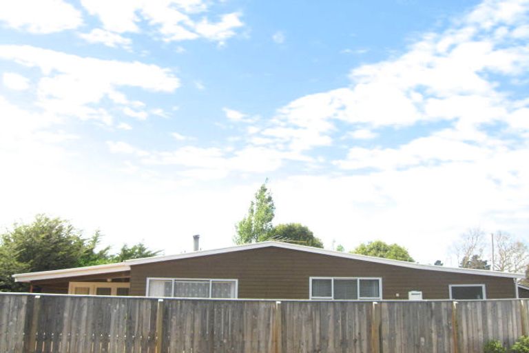 Photo of property in 16 Park Terrace, Waikuku Beach, 7473