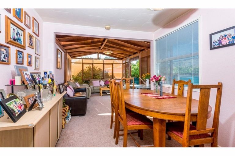 Photo of property in 13 Dunstall Place, Mangere Bridge, Auckland, 2022
