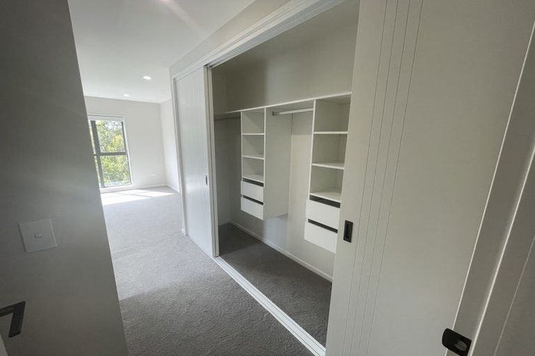 Photo of property in 2/10b Huka Road, Birkenhead, Auckland, 0626