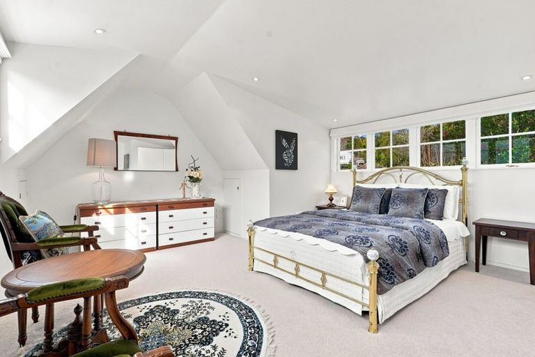 Photo of property in 199 Chelsea View Drive, Chatswood, Auckland, 0626