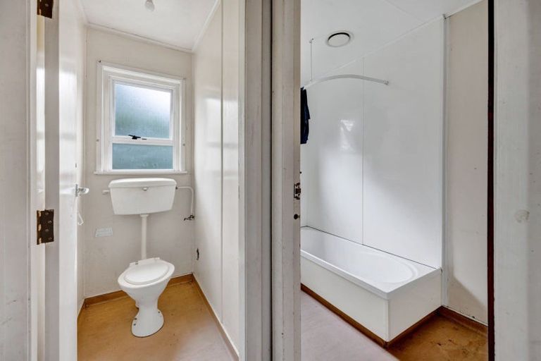 Photo of property in 6 Mill Road, New Plymouth, 4310