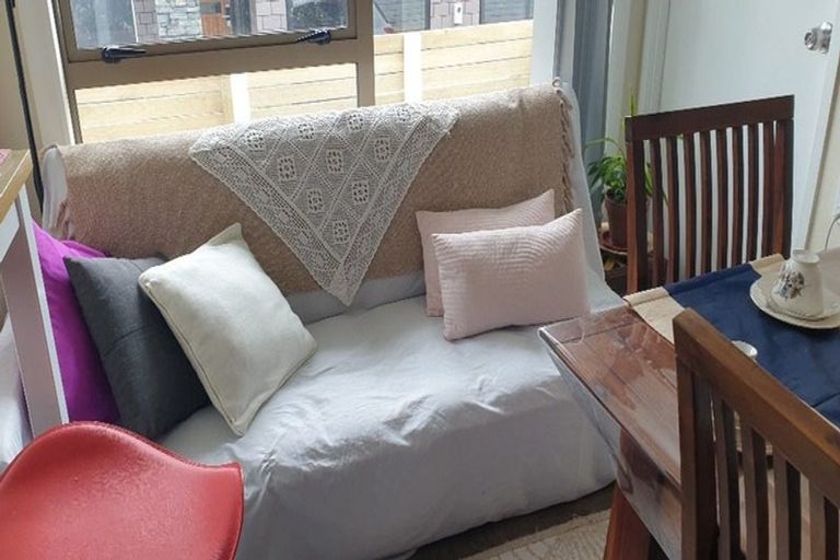 Photo of property in 13a Waari Avenue, Sunnyvale, Auckland, 0612