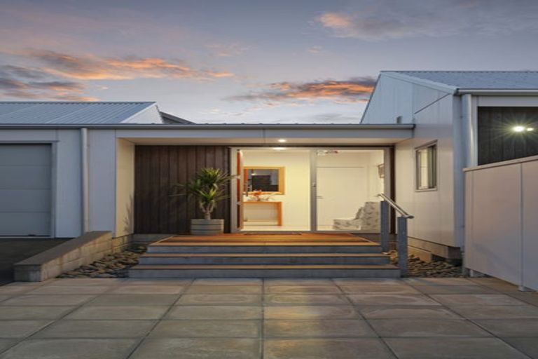 Photo of property in 6a Taylors Avenue, Bryndwr, Christchurch, 8052