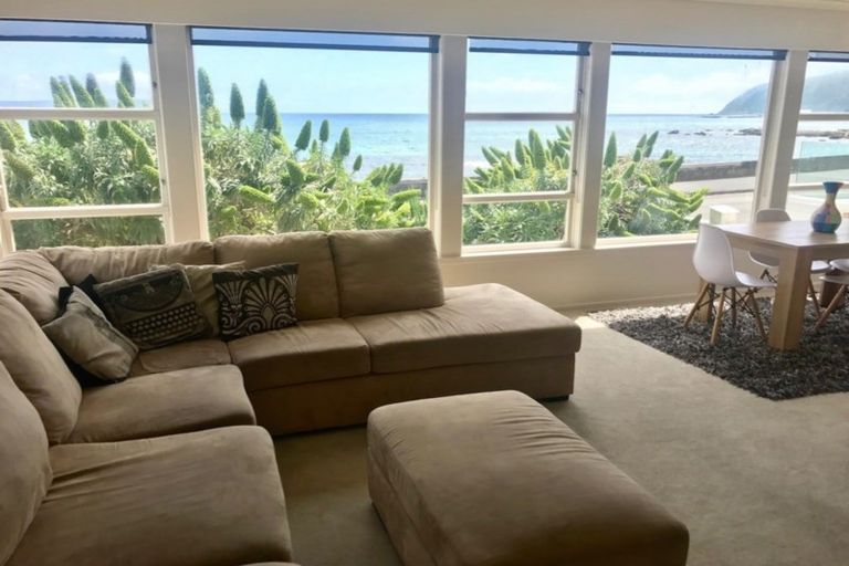 Photo of property in 31 Sunset Parade, Plimmerton, Porirua, 5026