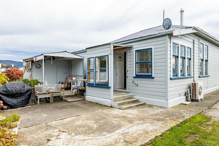 Photo of property in 32 Augustine Street, Waimate, 7924