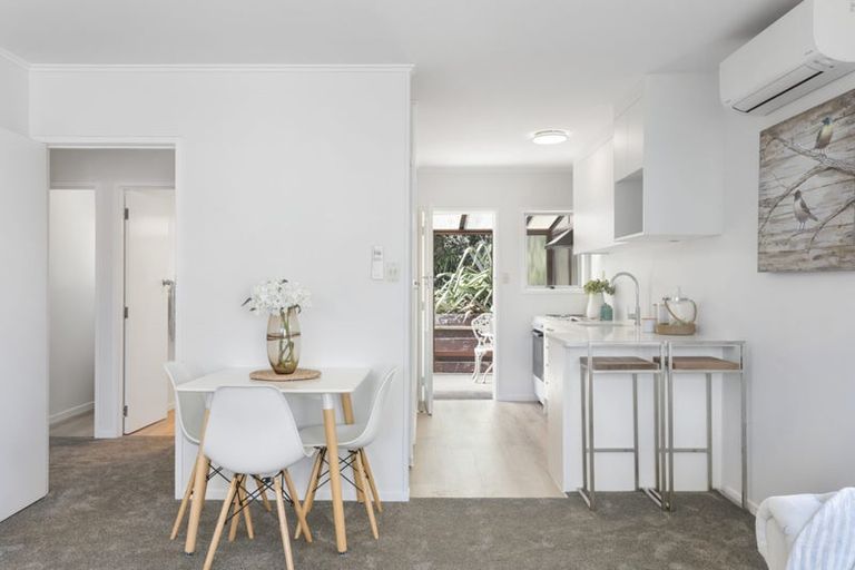 Photo of property in 3/11a Bayside Avenue, Te Atatu Peninsula, Auckland, 0610