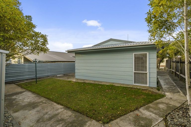 Photo of property in 4 Coromandel Court, Roslyn, Palmerston North, 4414