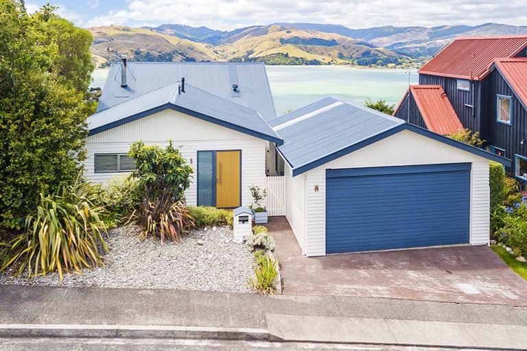 Photo of property in 85 Kahu Road, Paremata, Porirua, 5024