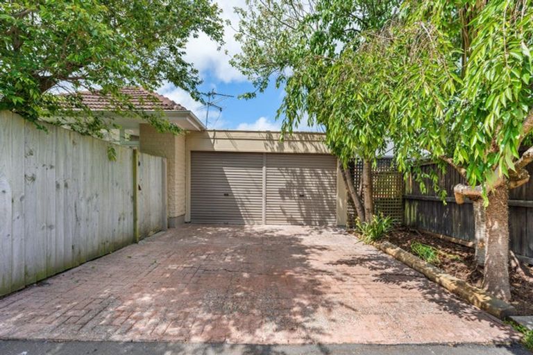 Photo of property in 1/24 Camelot Street, Ilam, Christchurch, 8041