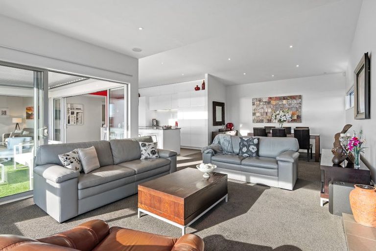 Photo of property in 241 Mount Pleasant Road, Mount Pleasant, Christchurch, 8081