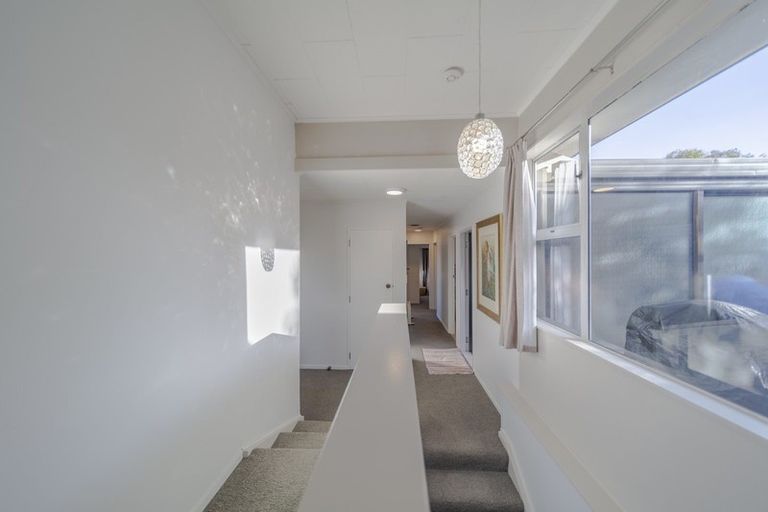 Photo of property in 10 Leeton Drive, Waipukurau, 4200