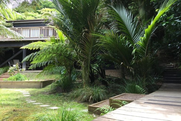 Photo of property in 25 Kennedy Avenue, Forrest Hill, Auckland, 0620