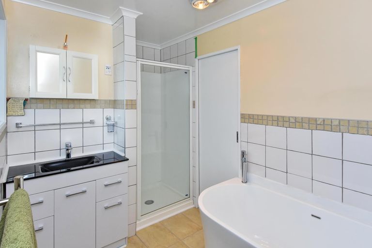 Photo of property in 83 St Annes Crescent, Wattle Downs, Auckland, 2103