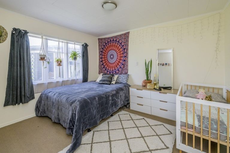 Photo of property in 4 Colenso Place, Otaki Beach, Otaki, 5512