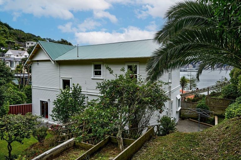 Photo of property in 17 Grass Street, Oriental Bay, Wellington, 6011