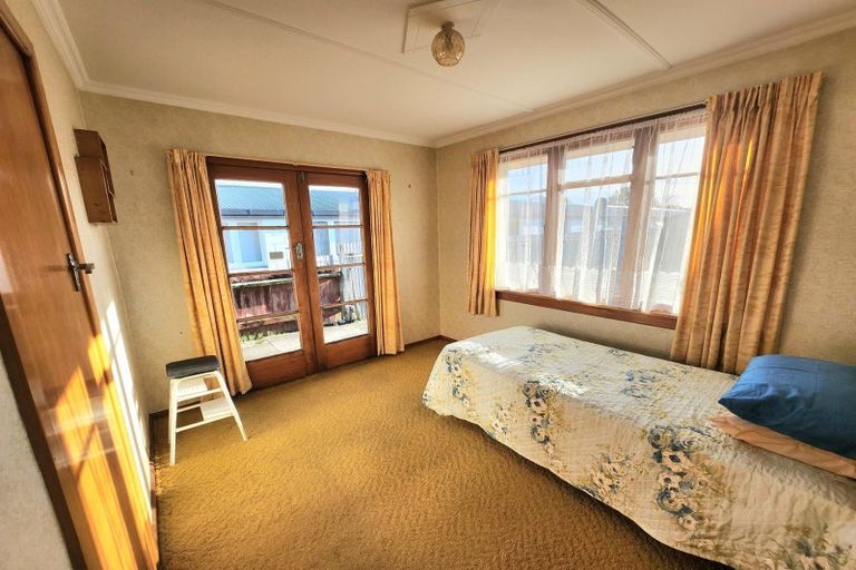 Photo of property in 12 Balmoral Street, Oamaru North, Oamaru, 9400